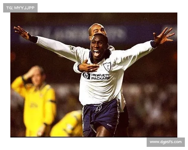 探秘索尔坎贝尔的踢球位置与其在场上的核心作用分析